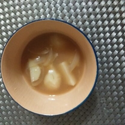 ぱせりちゃん
暑くても味噌汁飲むと
ホッと出来ますね(*^^*)
水分ばかり採ってるので、
優しい味の味噌汁ありがとー♥️